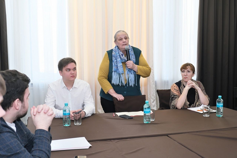 Встреча актива Русского национально-культурного объединения с молодежью прошла в Культурном центре имени А.С. Пушкина